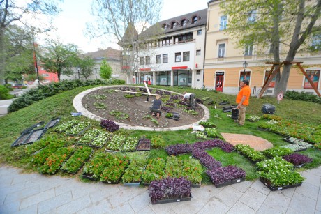 Virágóra beültetés 2023 - a 2. beültetési terv kapta a legtöbb szavazatot